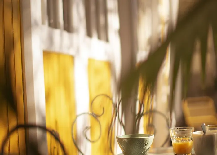 Maison D'invite Au Coeur D'un Jardin 3*