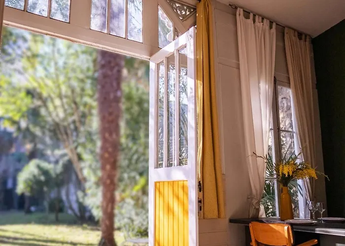 Maison D'invite Au Coeur D'un Jardin Penzion