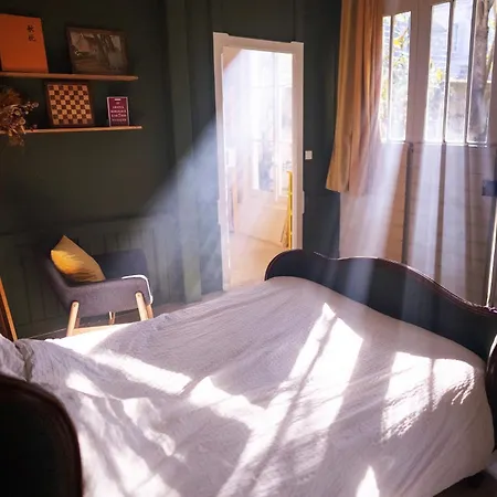 Maison D'invite Au Coeur D'un Jardin ゲストハウス 3*