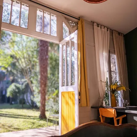 Maison D'invite Au Coeur D'un Jardin Penzion